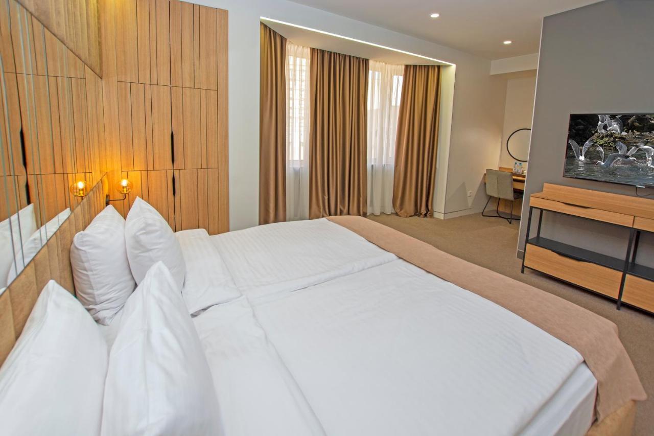 Cartez Hotel Erevan Esterno foto