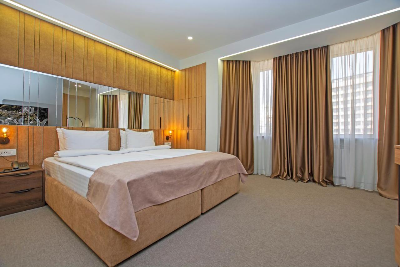Cartez Hotel Erevan Esterno foto