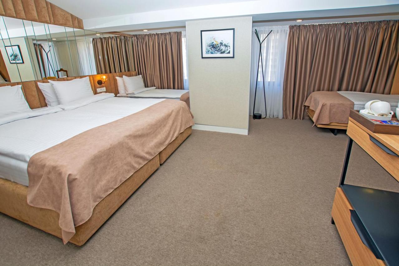 Cartez Hotel Erevan Esterno foto