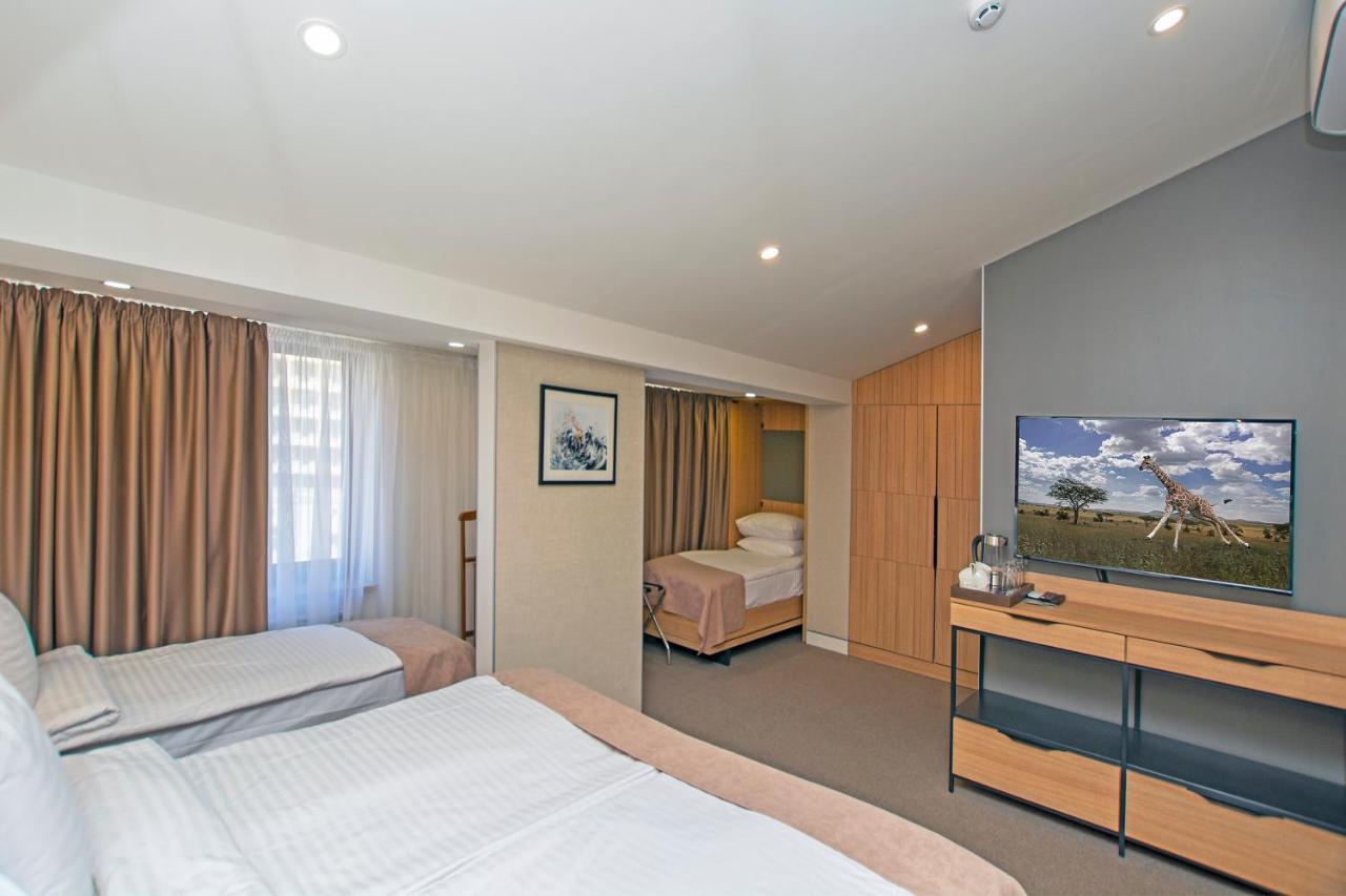 Cartez Hotel Erevan Esterno foto