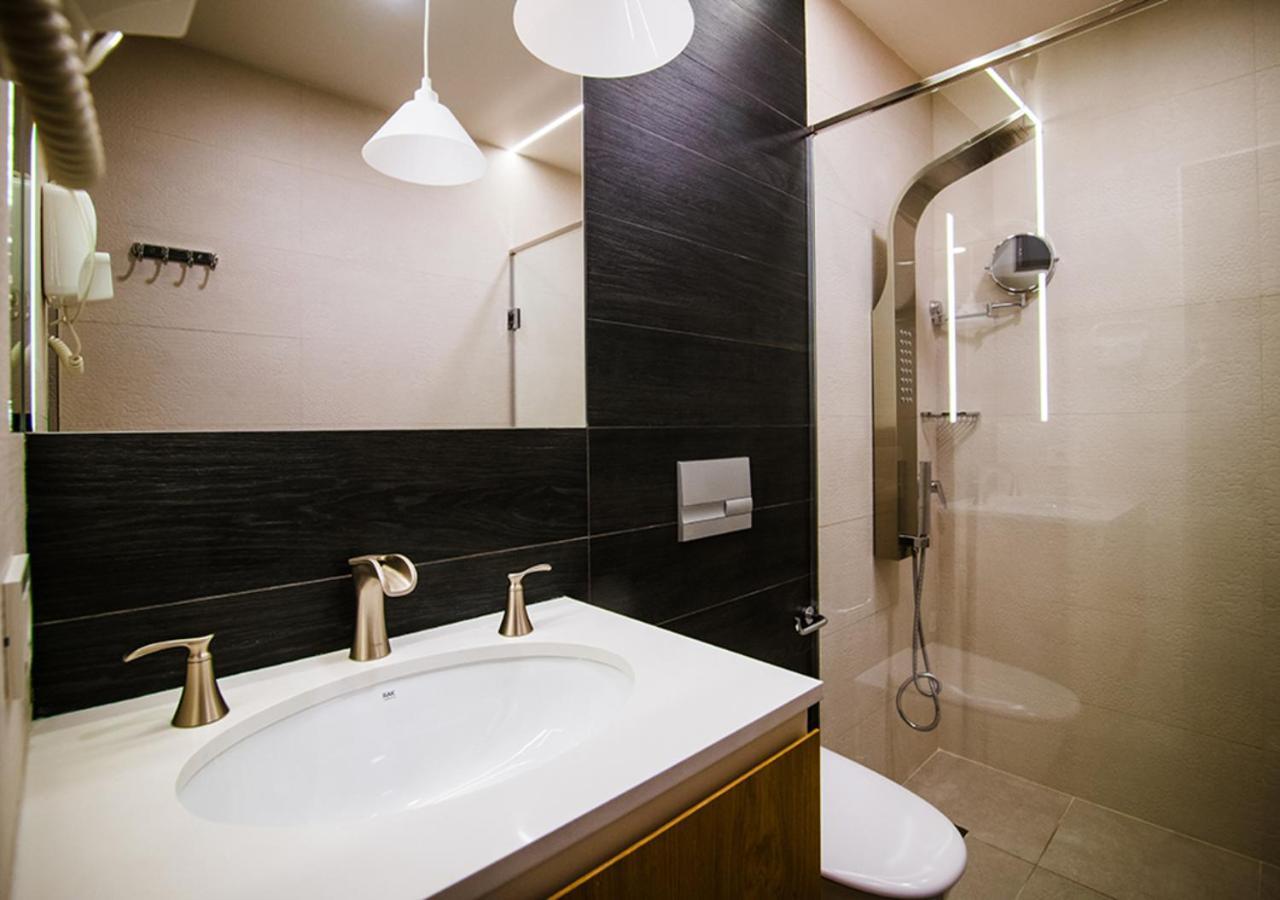 Cartez Hotel Erevan Esterno foto